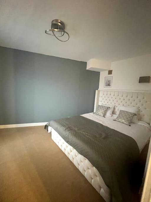 Wondersuite Appartement - Centre Ville Avec Parking Couvert -15Mn De Paris Et 10 Mn De Stade De France, Wifi, Netflix Deuil-la-Barre ภายนอก รูปภาพ