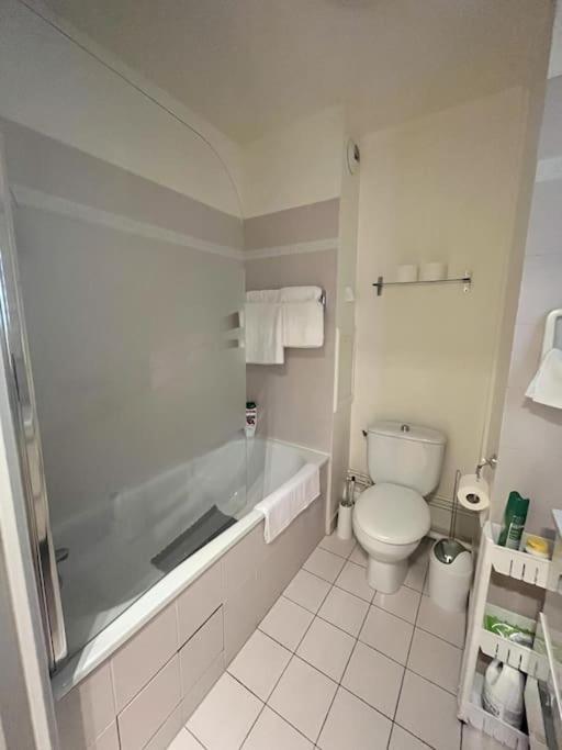 Wondersuite Appartement - Centre Ville Avec Parking Couvert -15Mn De Paris Et 10 Mn De Stade De France, Wifi, Netflix Deuil-la-Barre ภายนอก รูปภาพ